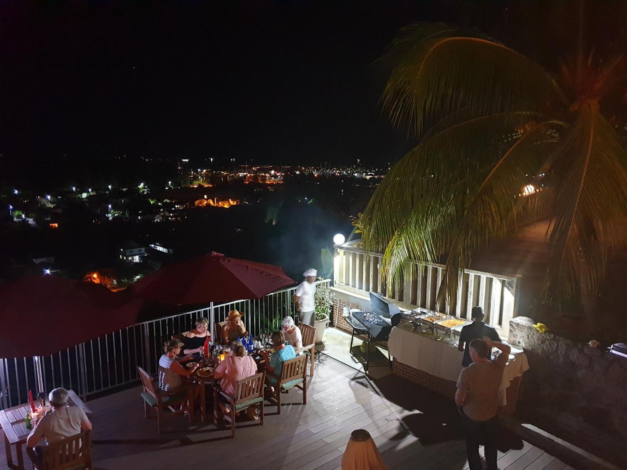 The Ridge Residence Victoria Esterno foto